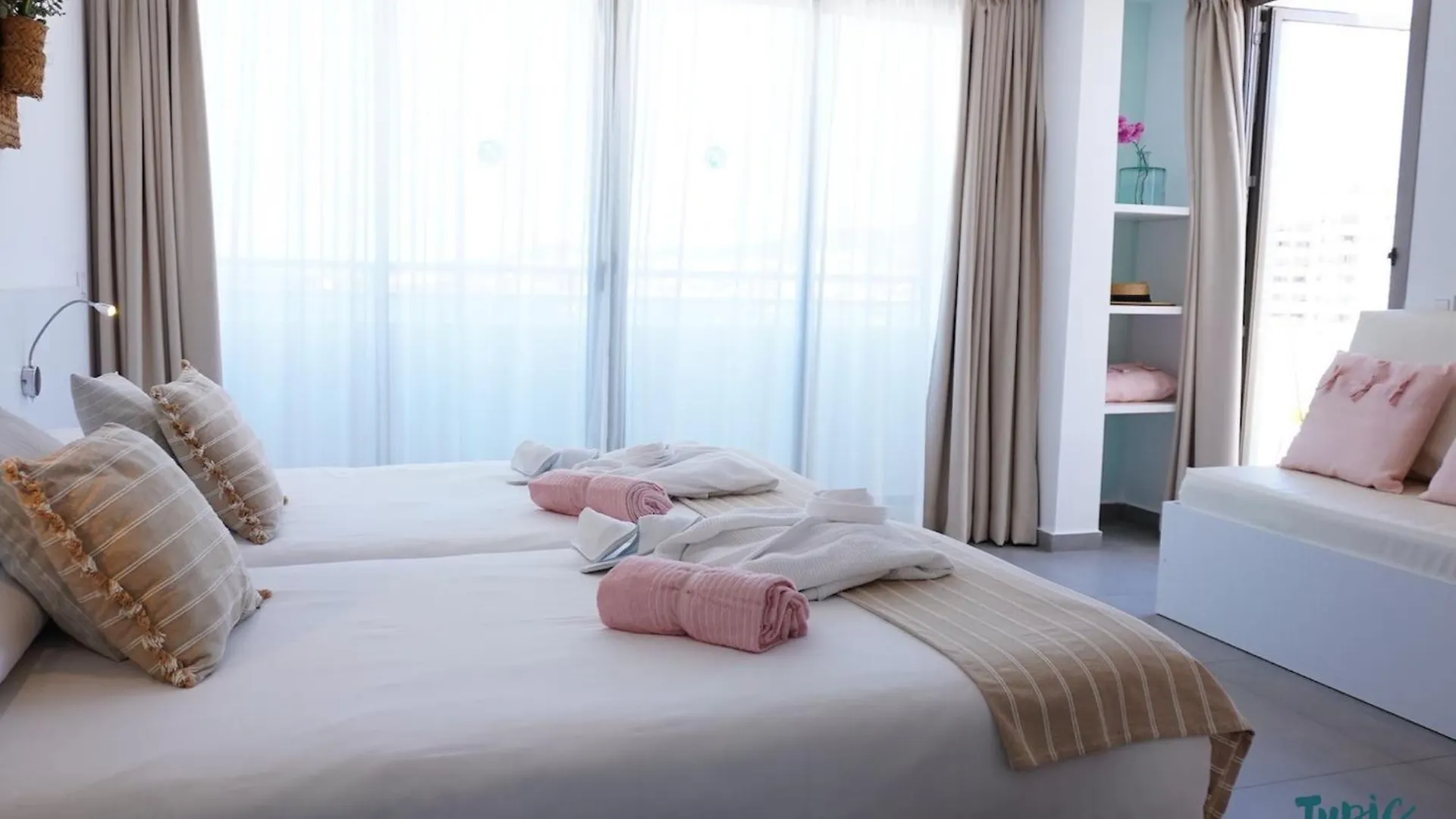 Aparthotel Typic Marina Playa - Adults Only San Antonio  4*, San Antonio (Ibiza) Španělsko