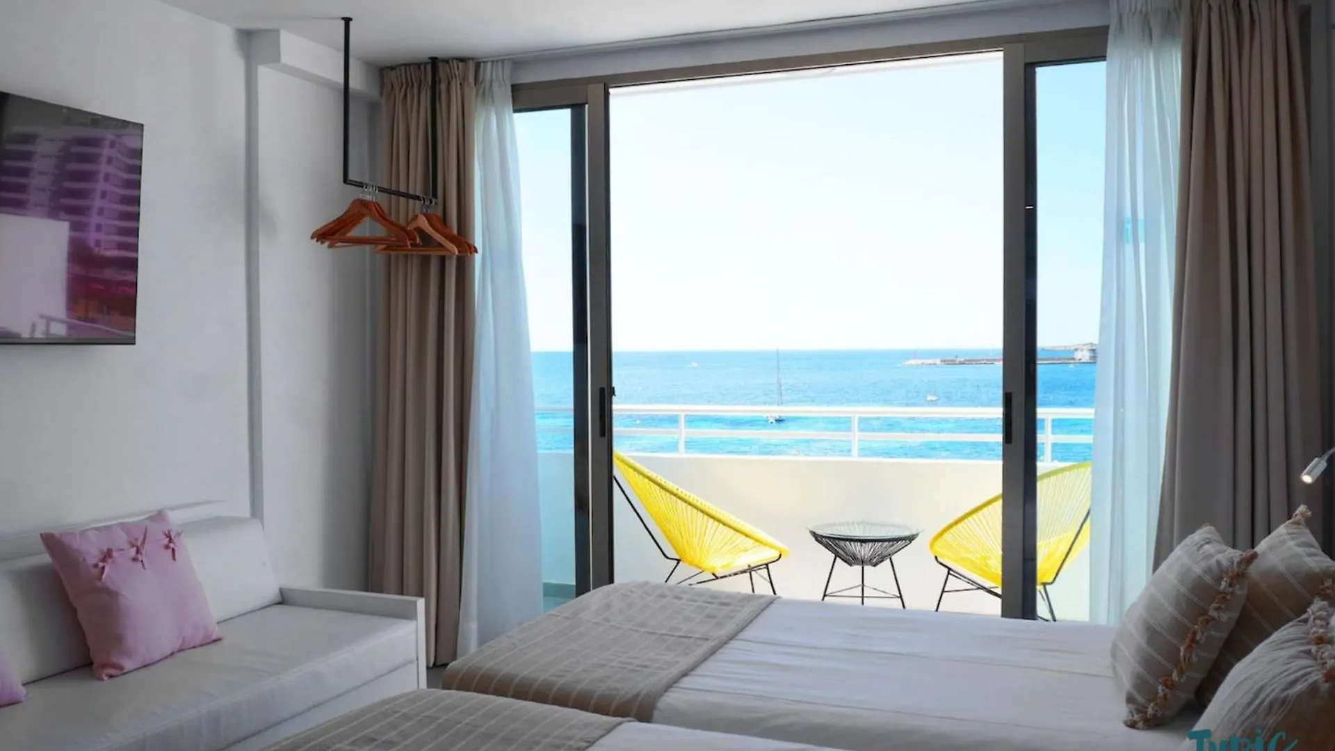 Aparthotel Typic Marina Playa - Adults Only San Antonio